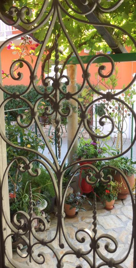 Baška VodaVintage House For Rent 60M From Seaアパートメント エクステリア 写真